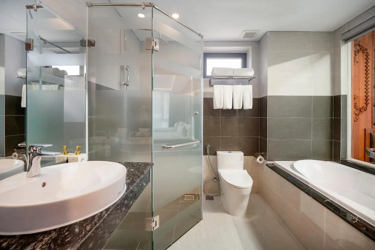 Monalisa Luxury Hotel Da Nang 4*,