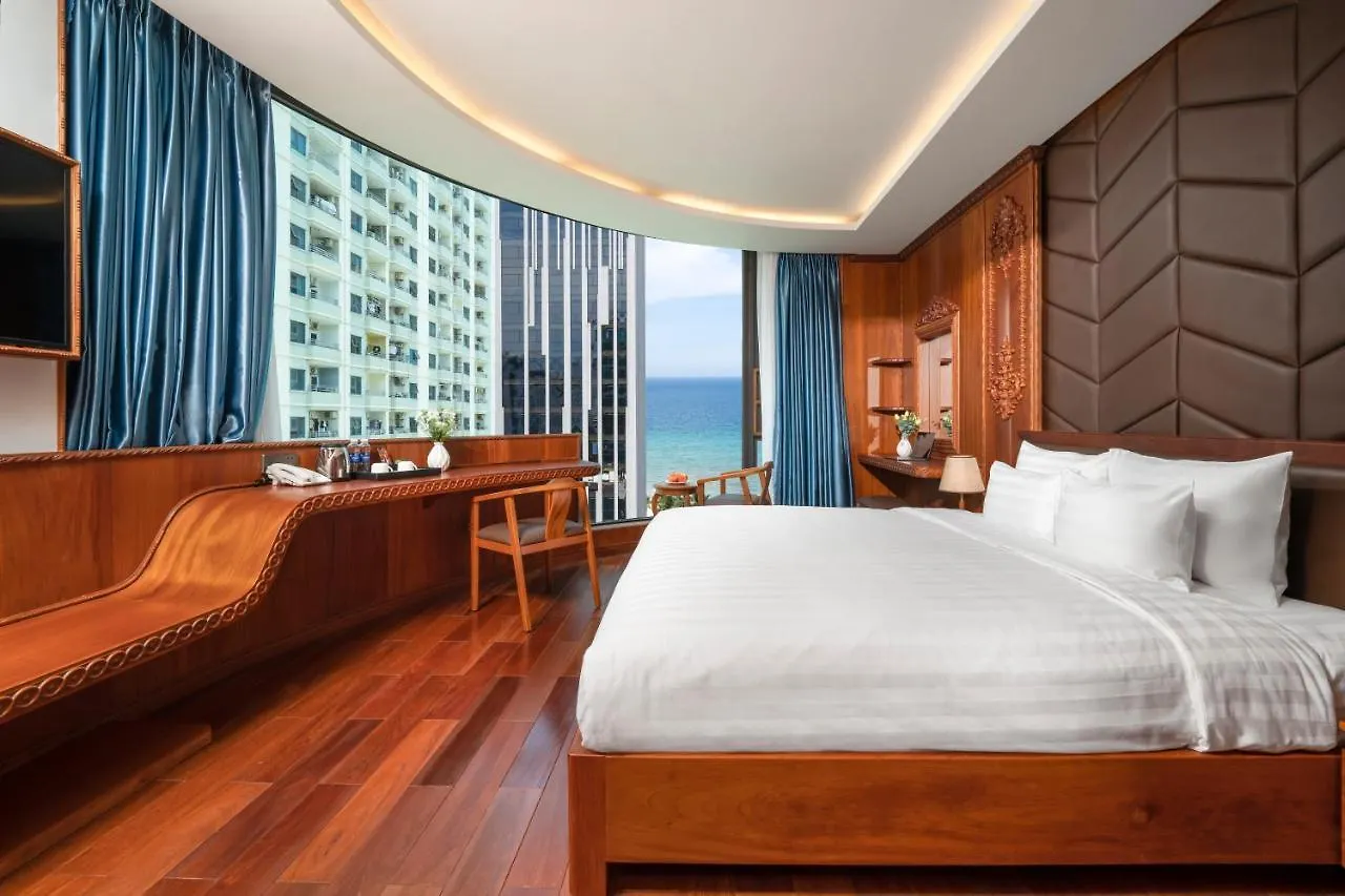 Monalisa Luxury Hotel Da Nang