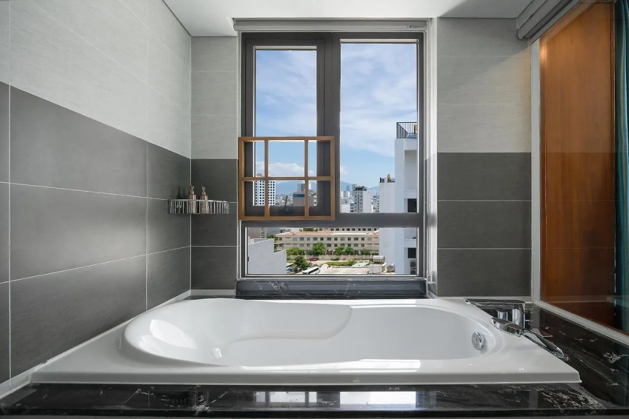 Monalisa Luxury Hotel Da Nang