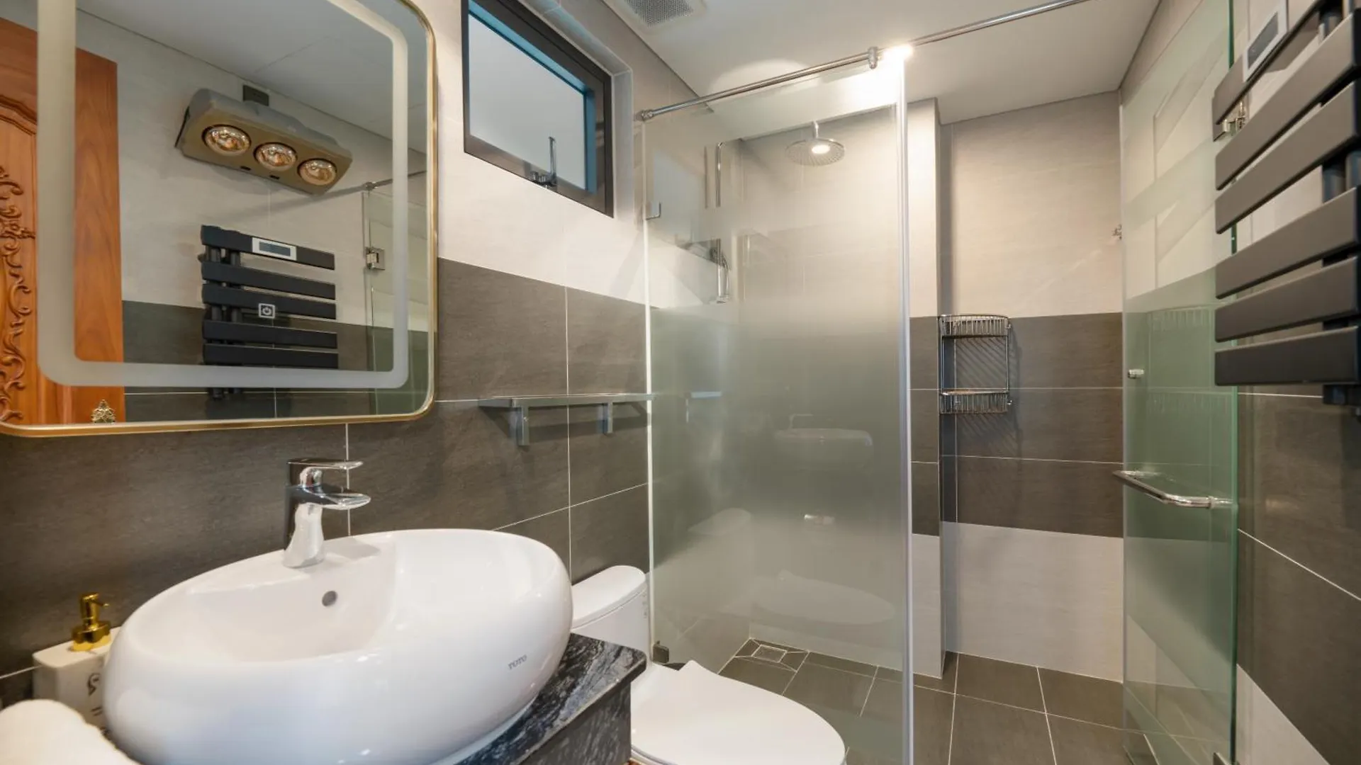 Monalisa Luxury Hotel Da Nang 4*,  Vietnam