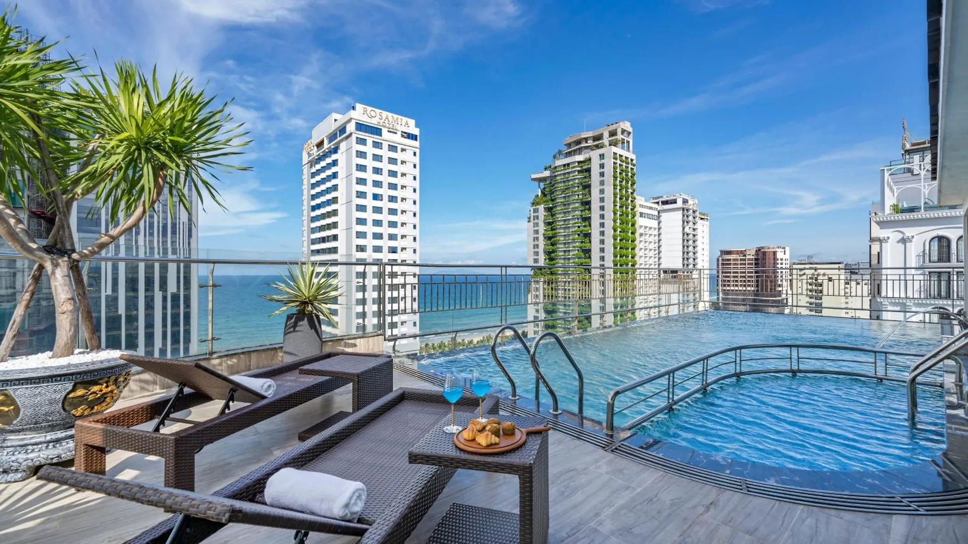 Monalisa Luxury Hotel contacts
